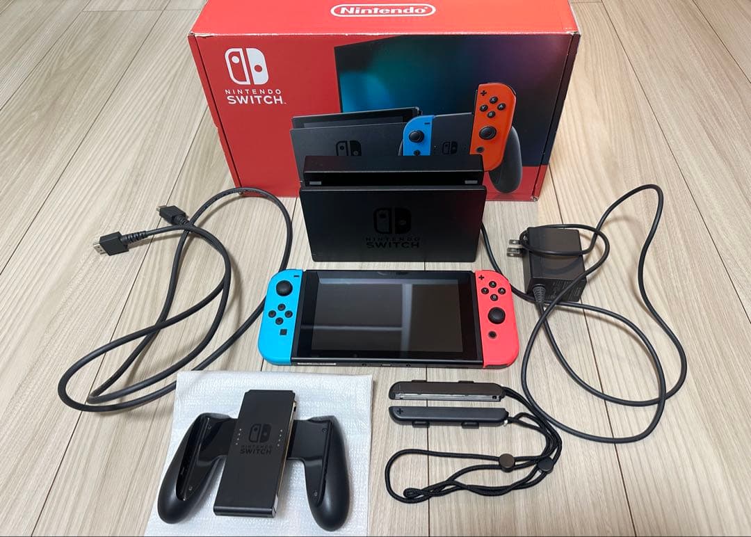 Nintendo Switch 本体【Joy-Conグリップ＋付属品】